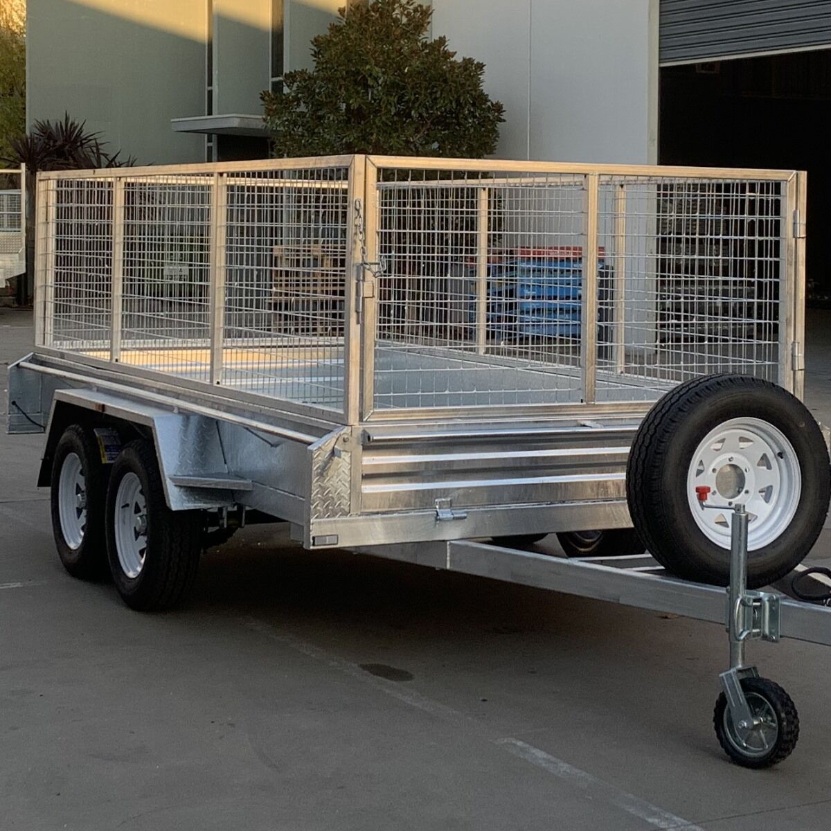 Trailer Cage - 12x6x3 36m x 18m x 09m